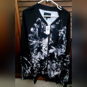 Torrid Black and White Patterned Jacket. NWT. Size 6